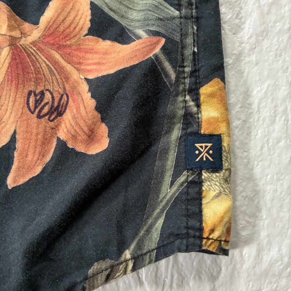 Roark Journey Classic Fit Hawaiian Shirt Mens M Floral Short Sleeve Button Up - Picture 4 of 9